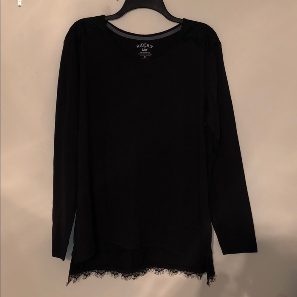 Black long sleeve tee